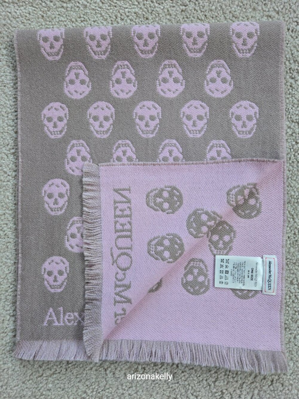 NWOT  McQueen Reversible Skull Scarf 100% Jacquard Wool PINK & TAUPE - Picture 5 of 14